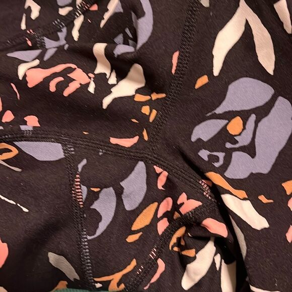 EXCELLENT CONDITION SWEATY BETTY POWER 7/8 GYM LEGGINGS SIZE SMALL - Picture 10 of 10